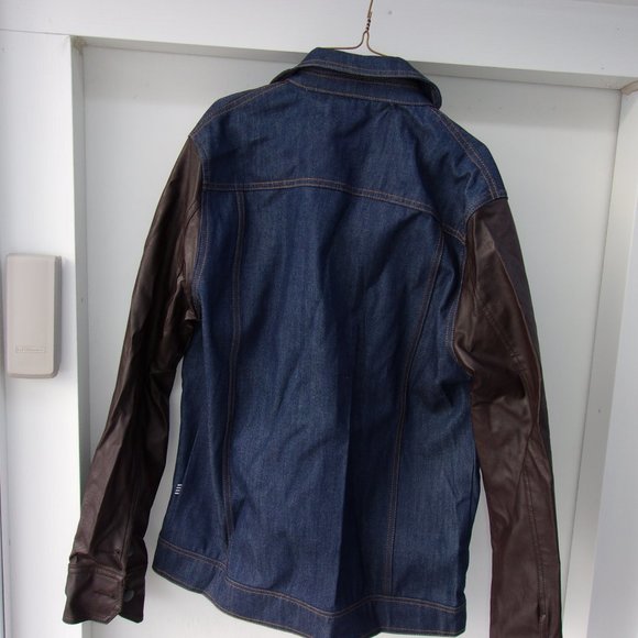 MAKE OFFER MUSTGO CLEANING CLOSET FIVE FOUR WOMENS - Picture 2 of 4